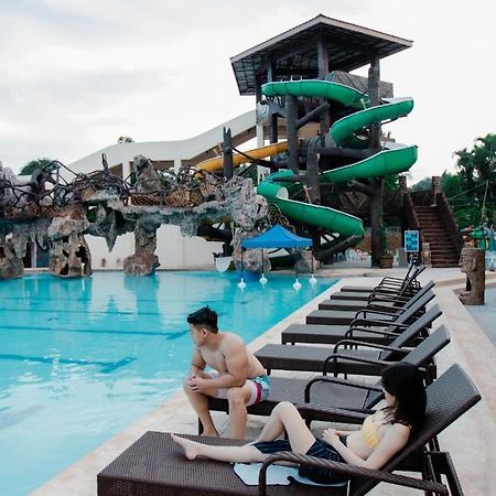 Port Royale Waterpark Resort Dumaguete City Bagian luar foto